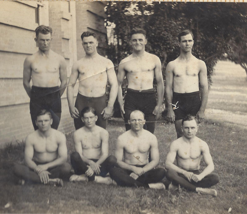1922 wrestling team.jpg